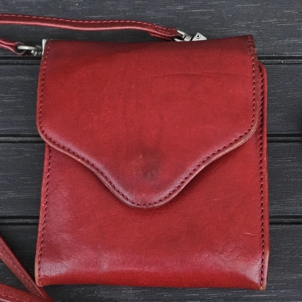HOBO International Red Leather Credit Card ID Window Wallet Crossbody Bag Purse